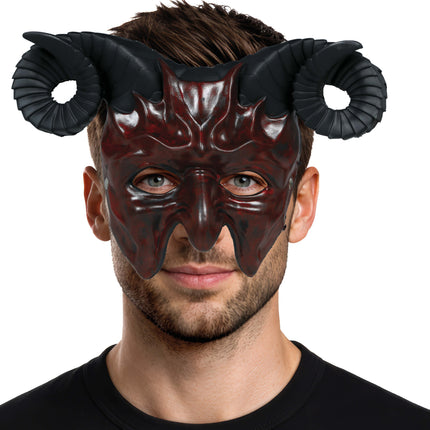 Halloween-naamio: puoliksi paholainen