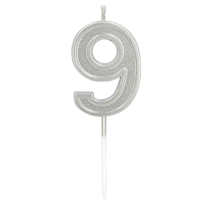 Elegant '9' -kynttilä, hopea, tikkupäällä (3 x 4,2 x 0,7 cm)