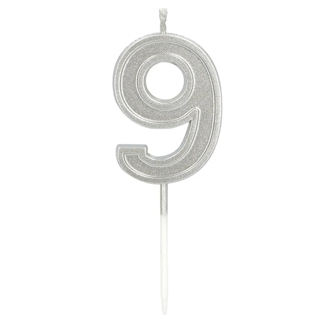 Elegant '9' -kynttilä, hopea, tikkupäällä (3 x 4,2 x 0,7 cm)