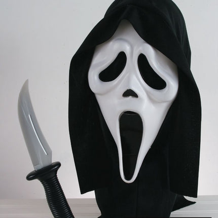 Ghostface-naamio, jossa on veitsi