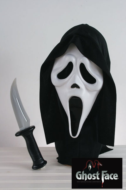 Ghostface-naamio, jossa on veitsi