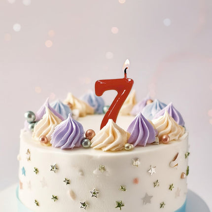 Punainen kynttilä 7 vuotta 5.5cm