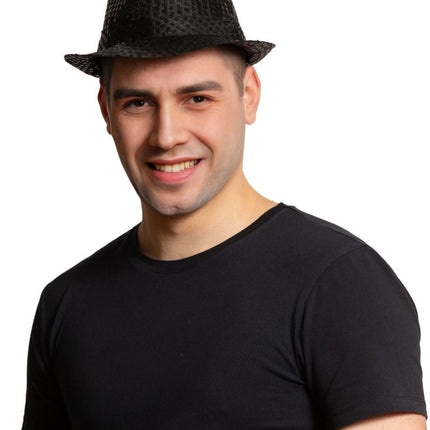 Sequinned hattu musta valolla ja paristoilla varustettuna