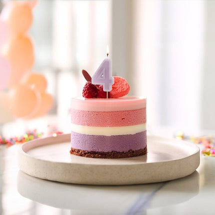4 Jaar Kaars Paars 10cm van Partydeco koop je bij Partywinkel