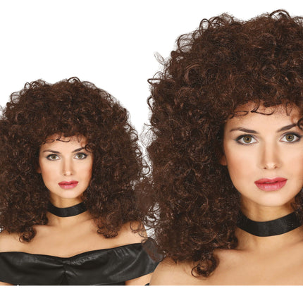 Ruskea peruukki kiharat