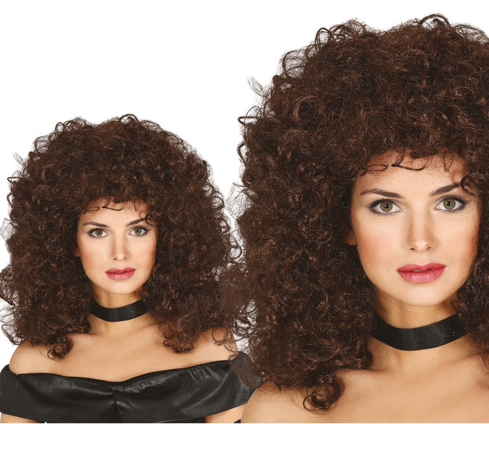 Ruskea peruukki kiharat