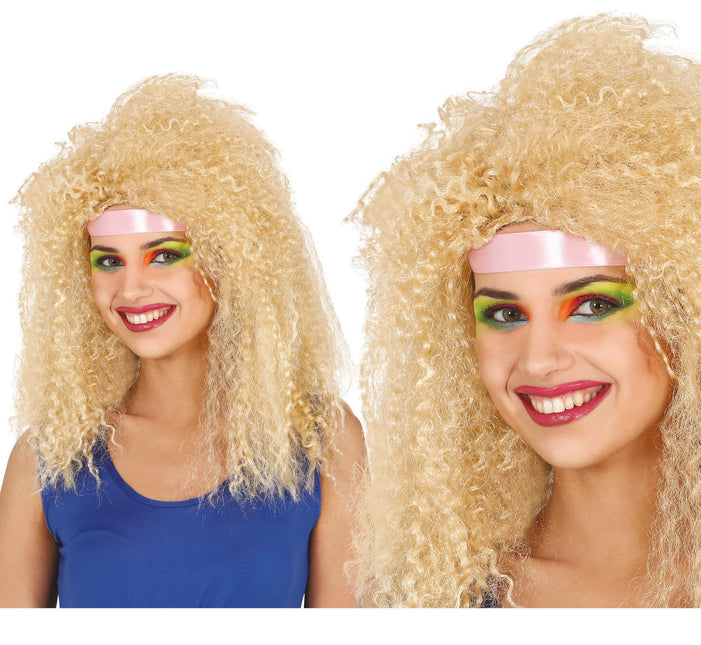 Vaalea peruukki kiharat