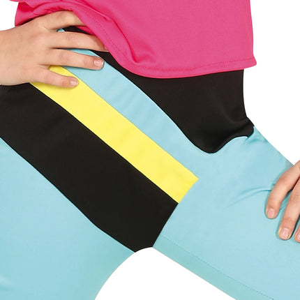 Urheilija puku tyttö