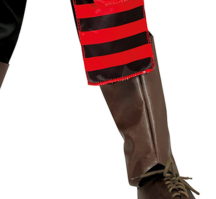 Merirosvopuku ruskea poika