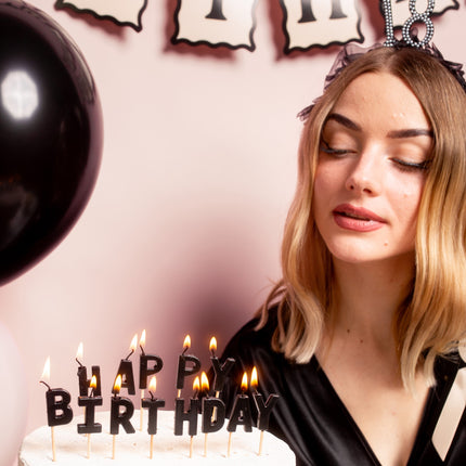 Hyvää syntymäpäivää syntymäpäiväkynttilät, 2,5 cm, musta