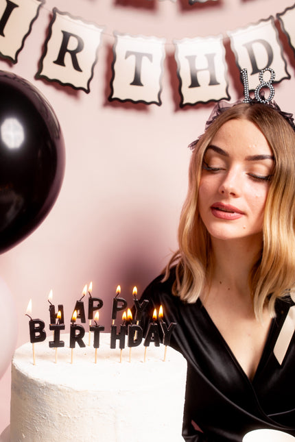 Hyvää syntymäpäivää syntymäpäiväkynttilät, 2,5 cm, musta