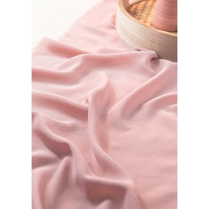 AMBER ROSE TOUCH OF WIND DECORATIE ROL 48 CM X 5 M van CHAKS koop je bij Partywinkel