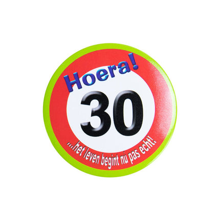 Button 30 Jaar Verkeersbord 5,5cm van Paper Dreams koop je bij Partywinkel