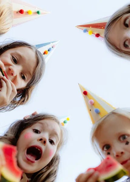 Circus Feesthoedjes 16cm 6st van Partydeco koop je bij Partywinkel