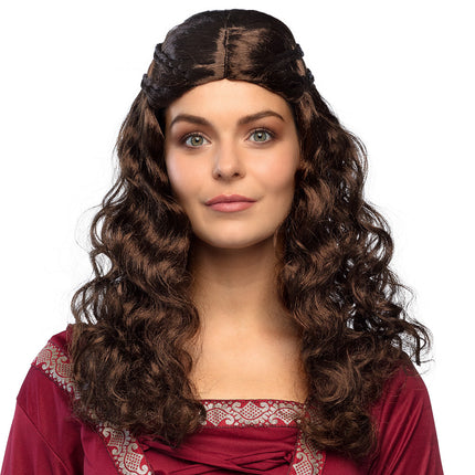 Ruskea peruukki nainen