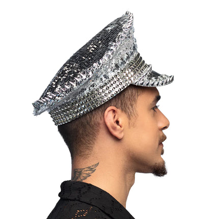 Hopeinen korkki kimaltelee