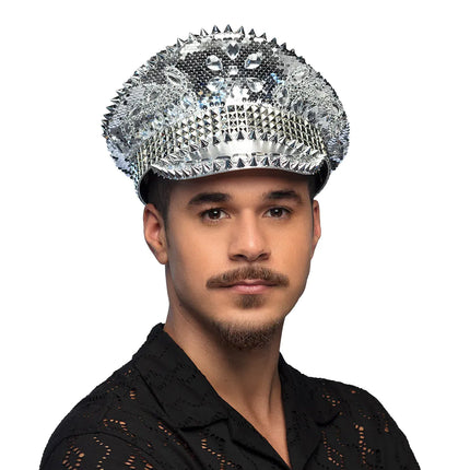 Hopeinen korkki kimaltelee