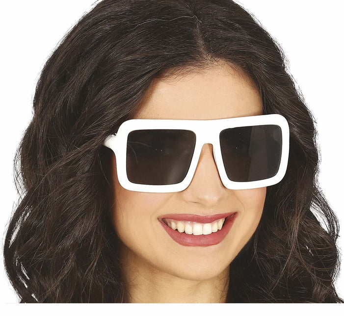 Valkoiset lasit neliö