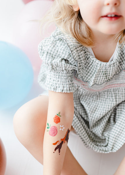 Hevonen väärennettyjä tatuointeja