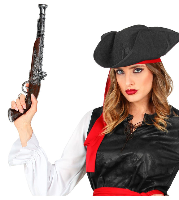 Väärennetty pistooli