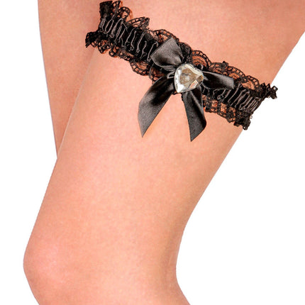 Mustat sukkanauhat timanttisydämellä