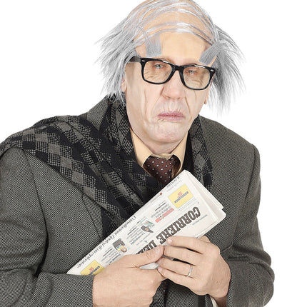 Peruukki vanha mies kulmakarvojen kanssa