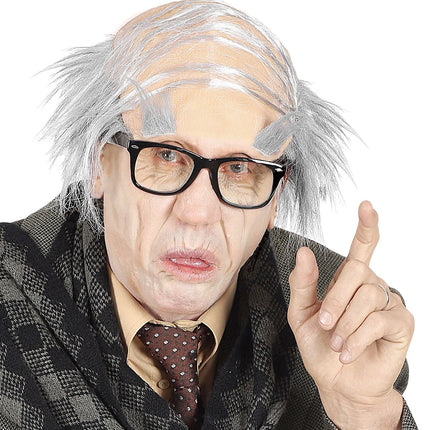 Peruukki vanha mies kulmakarvojen kanssa