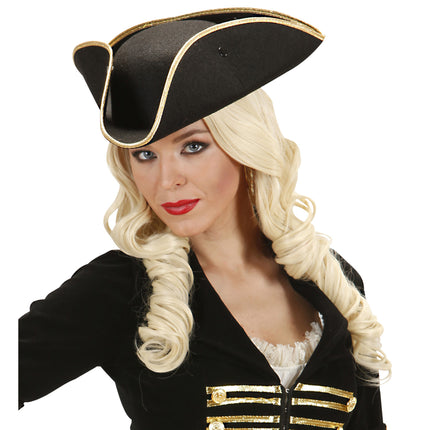 Merirosvohattu musta