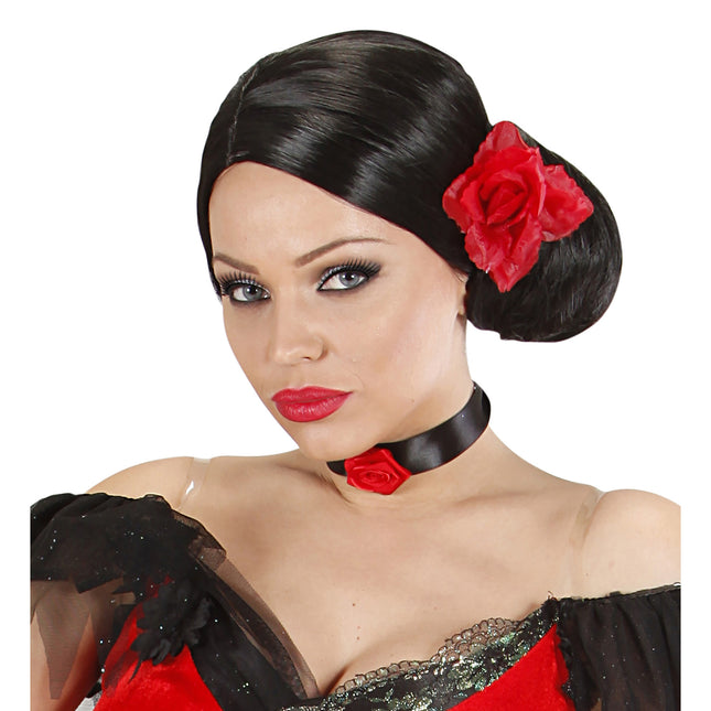 Musta väärennös ripset osoittanut