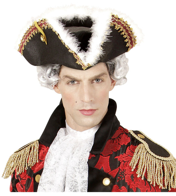 Hattu Kolmipiikkinen kapteeni