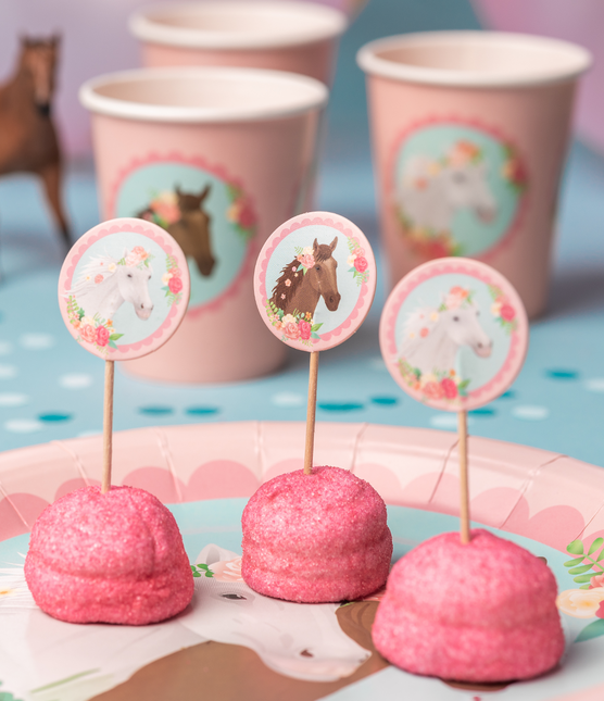 Hevonen Cocktail tikut