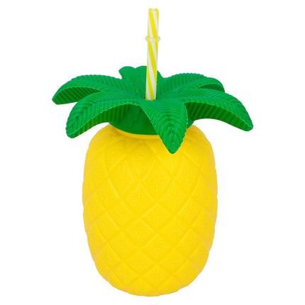Kuppi oljen kanssa ananas