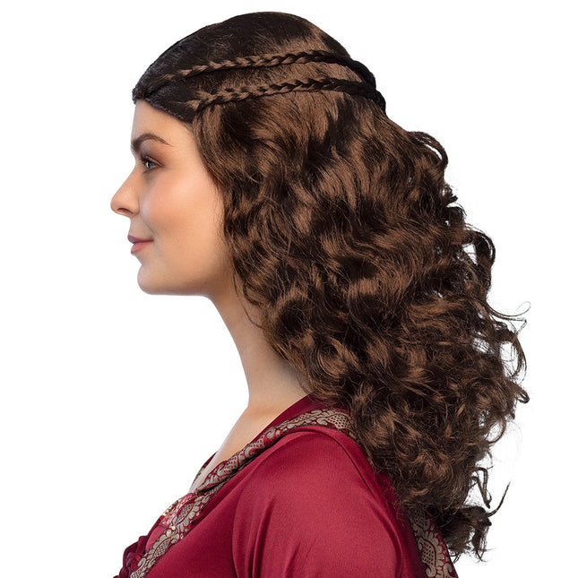 Ruskea peruukki nainen