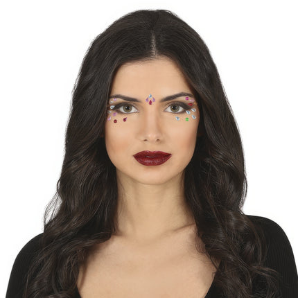 Kasvot tarrat timantit