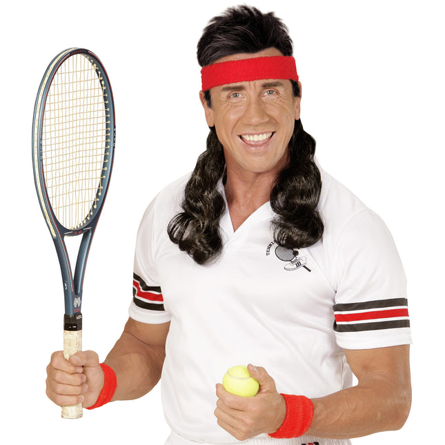 Punaiset hikinauhat peruukilla