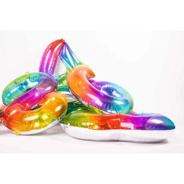 Folie Ballon Cijfer 8 Regenboog XL 81cm leeg van Folat koop je bij Partywinkel