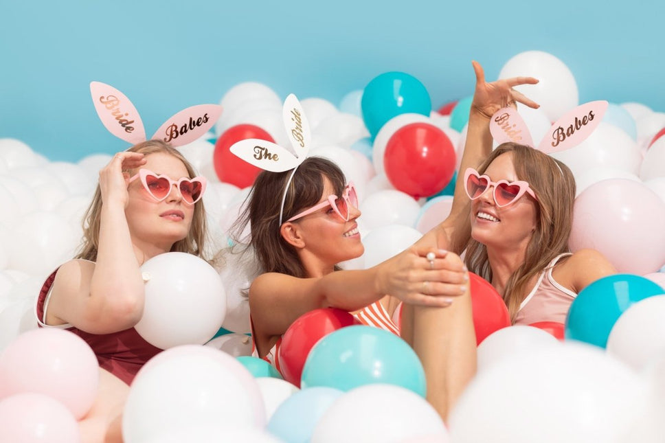 Haarbanden Bride Babes 6st van Partydeco koop je bij Partywinkel