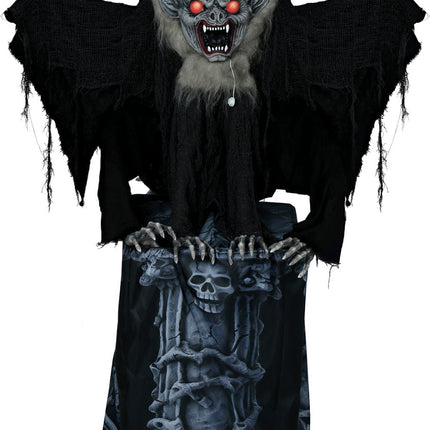 Halloween Decoratie Vleermuis Op Steen Beweegbaar Met Licht En Geluid 1,5m van Fiestas Guirca koop je bij Partywinkel