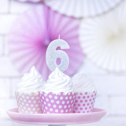 Kaars 6 Jaar Zilver 7cm van Partydeco koop je bij Partywinkel