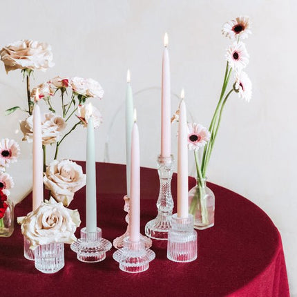 Lichtroze Kaarsen 24cm 10st van Partydeco koop je bij Partywinkel