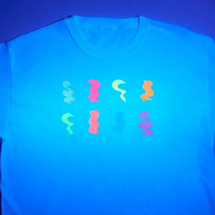 Moon Glow Glow in the Dark Fabric Paint Pink 30ml van Moon Creations koop je bij Partywinkel