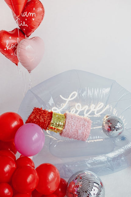 Lippenstift Pinata 54cm van Partydeco koop je bij Partywinkel