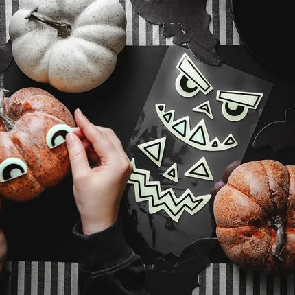 Pompoen Stickers Gel Glow In The Dark 2 delig van Partydeco koop je bij Partywinkel