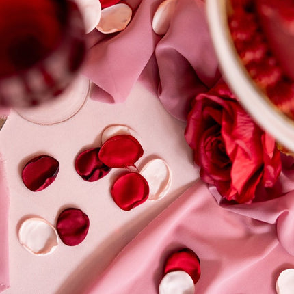 Roze Rozenblaadjes 100st van Partydeco koop je bij Partywinkel