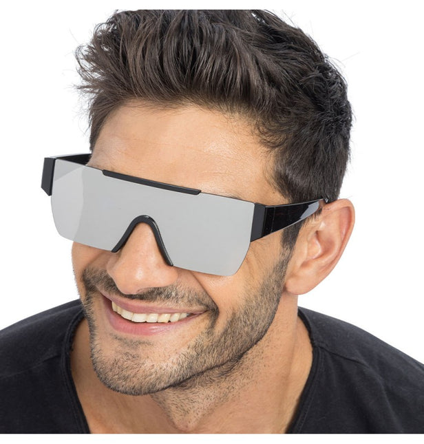 Hopeanväriset peilitehosteiset lasit - 15 cm x 15 cm x 5,2 cm