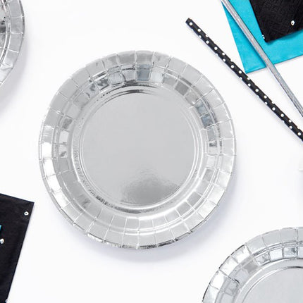 Zilveren Borden 18cm 6st van Partydeco koop je bij Partywinkel