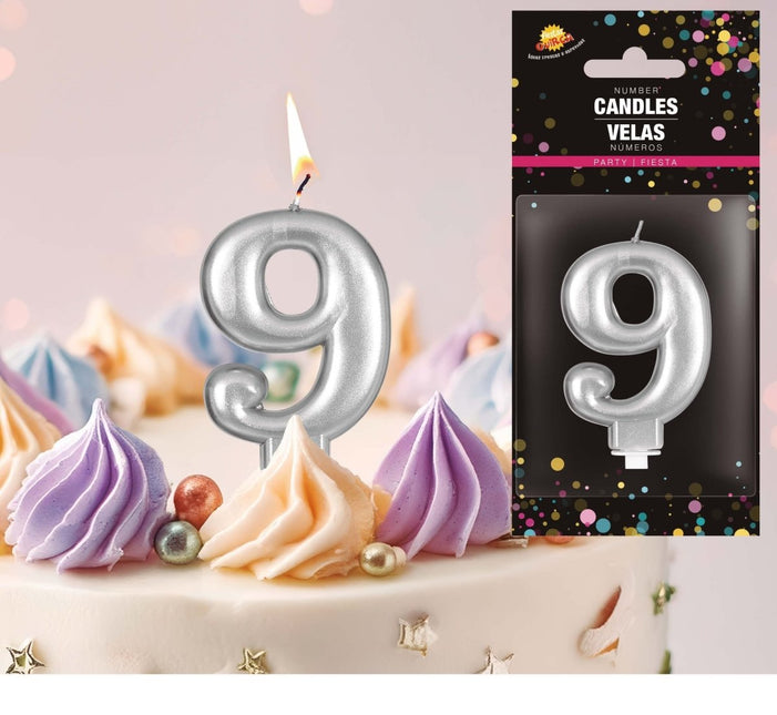 Zilveren Kaars 9 Jaar Metallic 8cm van Fiestas Guirca koop je bij Partywinkel