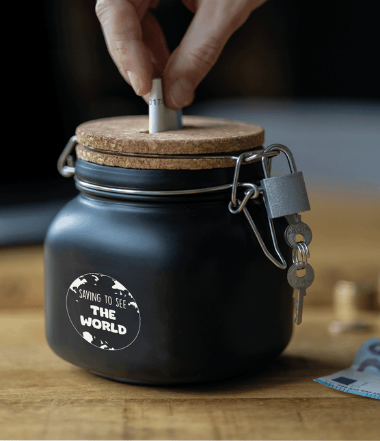Zwarte Spaarpot Saving To See The World 12,5cm van Paper Dreams koop je bij Partywinkel