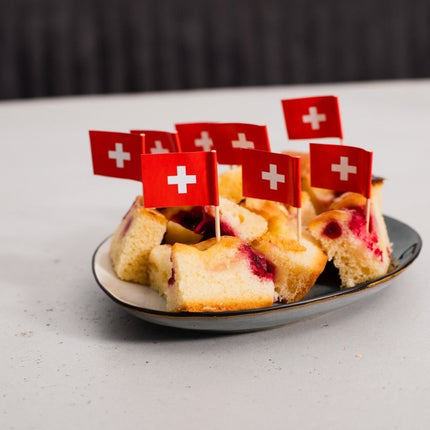 Zwitserland Cocktailprikkers Zwitserland 6cm 50st van WeFiesta koop je bij Partywinkel